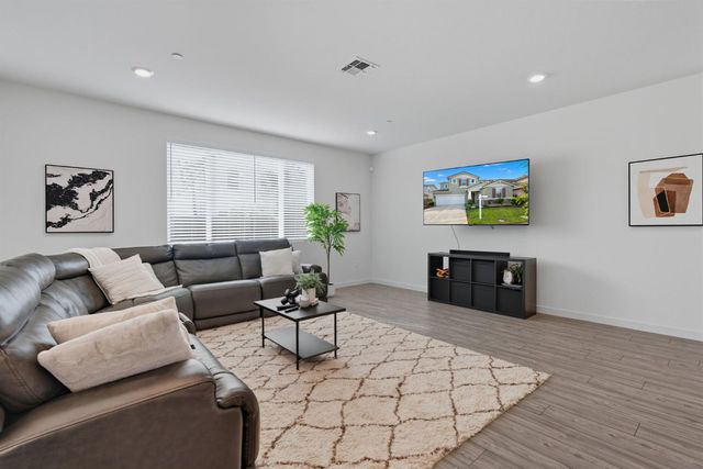 17516 Gemini Ct, Lathrop, CA 95330