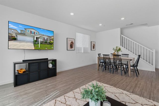 17516 Gemini Ct, Lathrop, CA 95330