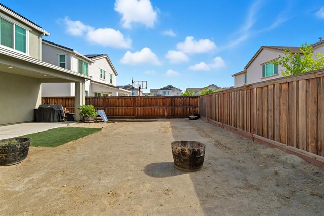 17516 Gemini Ct, Lathrop, CA 95330