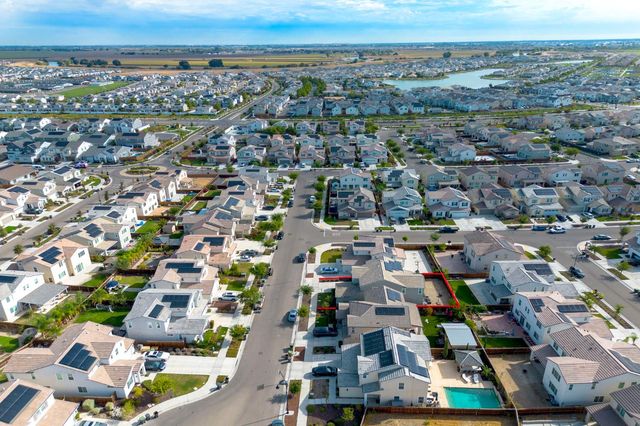 17516 Gemini Ct, Lathrop, CA 95330