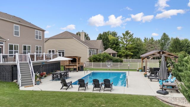 711 Jorstad Drive, North Aurora, IL 60542