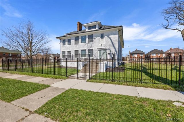 2080 Gladstone Street, Detroit, MI 48206
