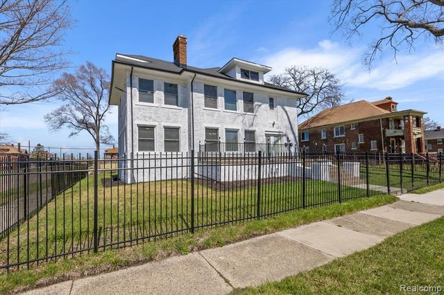 2080 Gladstone Street, Detroit, MI 48206