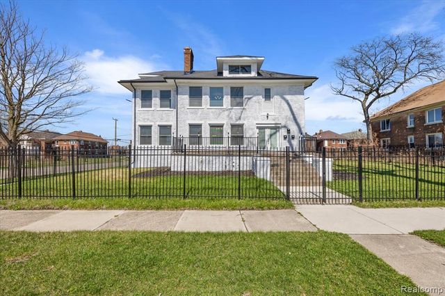 2080 Gladstone Street, Detroit, MI 48206