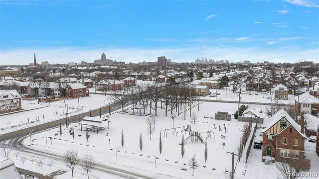 2080 Gladstone Street, Detroit, MI 48206