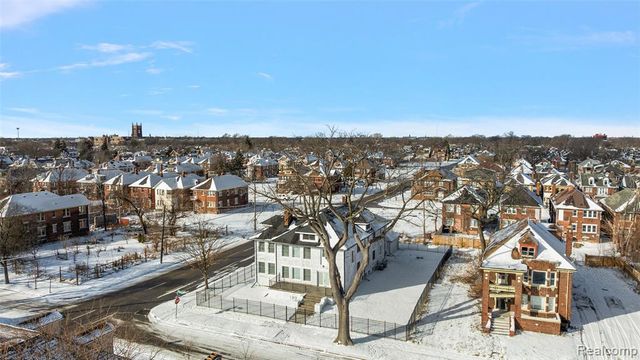 2080 Gladstone Street, Detroit, MI 48206