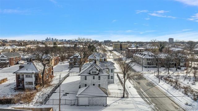 2080 Gladstone Street, Detroit, MI 48206
