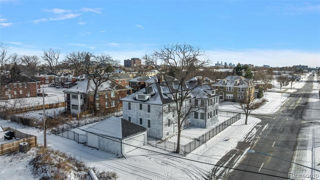 2080 Gladstone Street, Detroit, MI 48206