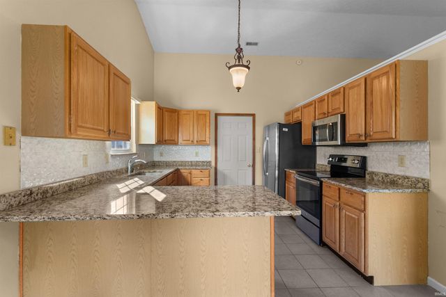 13073 BRITTON Ridge, Fishers, IN 46038