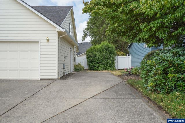 1123 Heritage Lp, Stayton, OR 97383