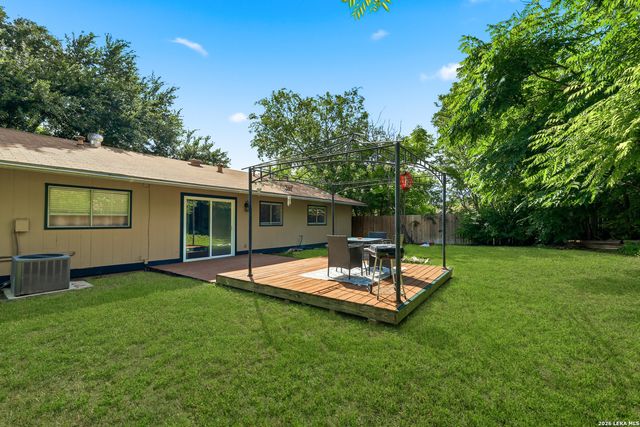 5279 CHAROLAIS DR, San Antonio, TX 78247