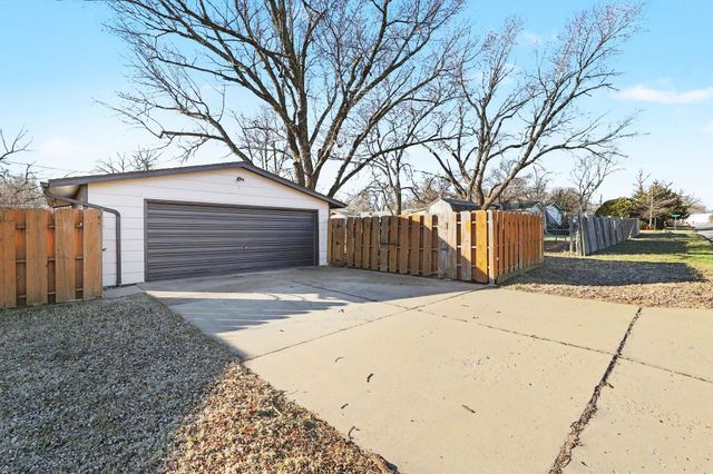 1459 N Community, Derby, KS 67037