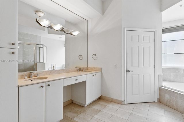 100 Meridian Ave 244, Miami Beach, FL 33139