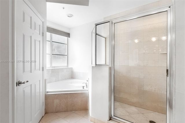 100 Meridian Ave 244, Miami Beach, FL 33139