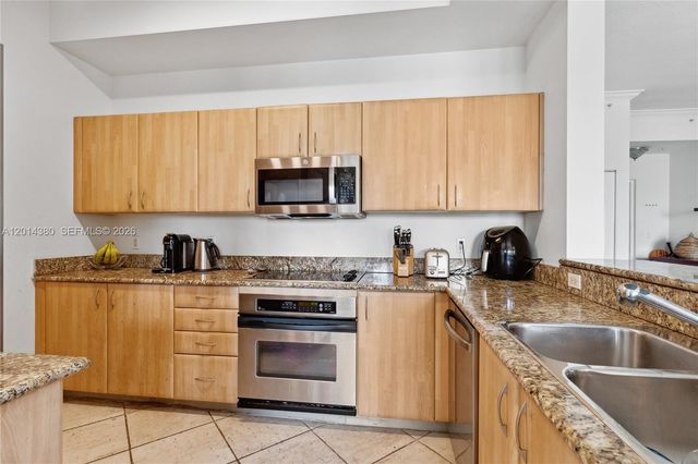 100 Meridian Ave 244, Miami Beach, FL 33139