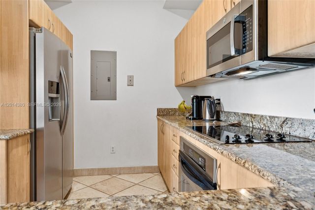 100 Meridian Ave 244, Miami Beach, FL 33139