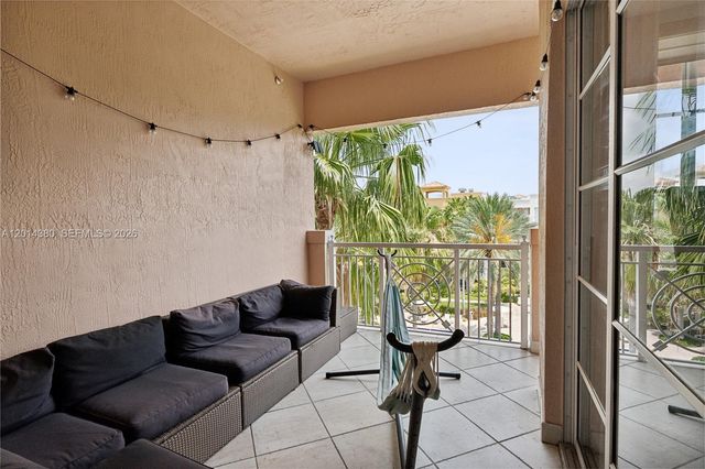 100 Meridian Ave 244, Miami Beach, FL 33139