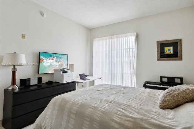 100 Meridian Ave 244, Miami Beach, FL 33139