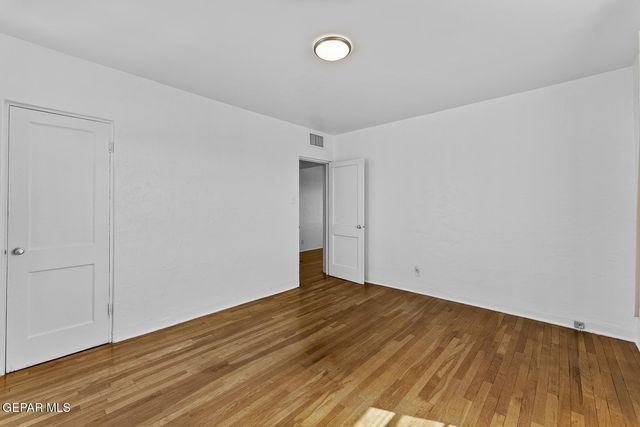 500 MISSION Road, El Paso, TX 79903