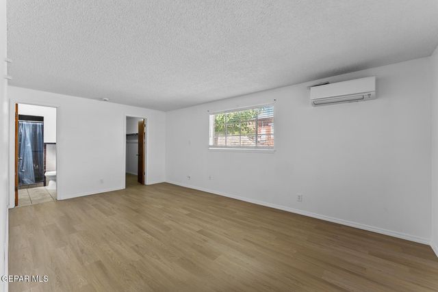 500 MISSION Road, El Paso, TX 79903