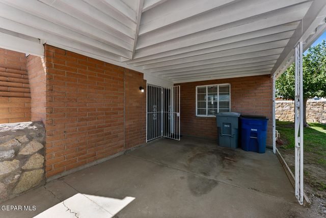 500 MISSION Road, El Paso, TX 79903