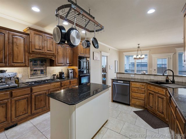 212 S 77th Street, Broken Arrow, OK 74014