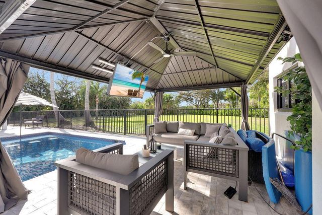 3541 Carlton Lane, Davie, FL 33330