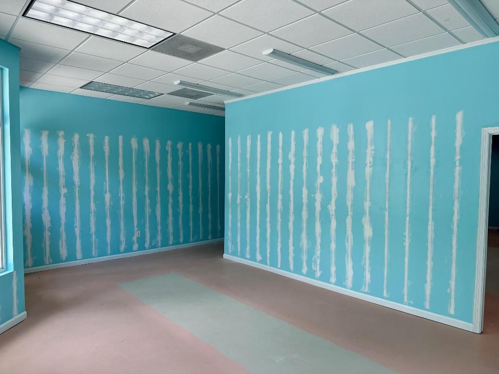 Image 11 of property listing at 325 NE 2nd Avenue 102, Delray Beach, FL 33444