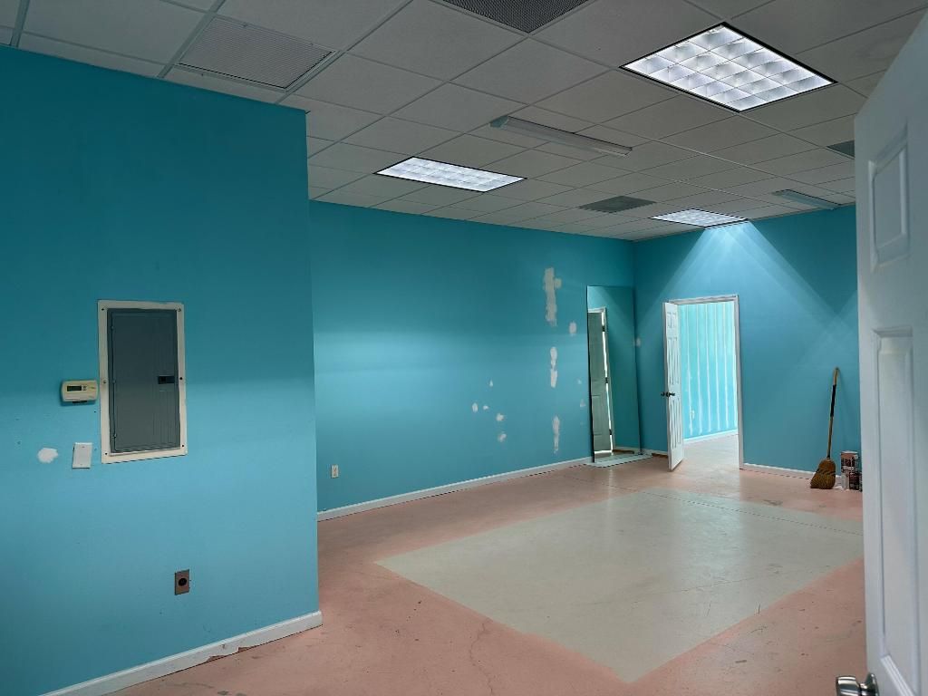 Image 13 of property listing at 325 NE 2nd Avenue 102, Delray Beach, FL 33444