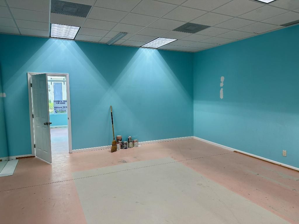 Image 15 of property listing at 325 NE 2nd Avenue 102, Delray Beach, FL 33444