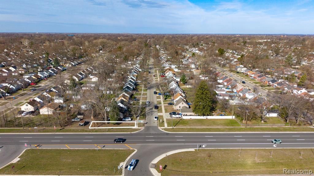 00 Telegraph, Dearborn Heights, MI 48125