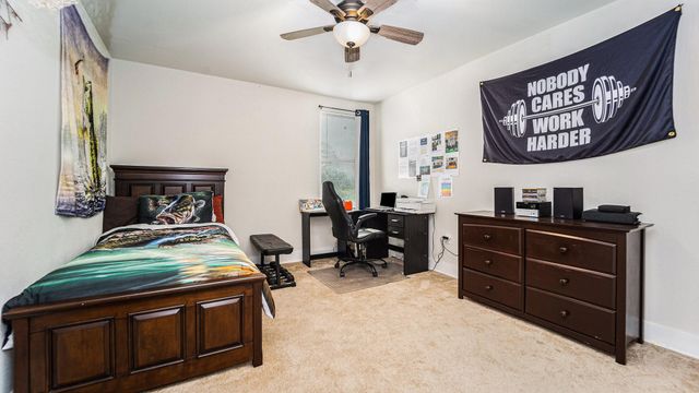 302 Brook Hollow Drive, Conroe, TX 77385