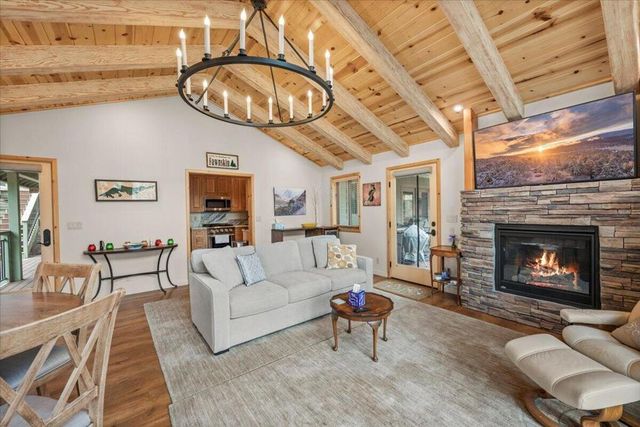 39517 Cline Miller Place, Fawnskin, CA 92333