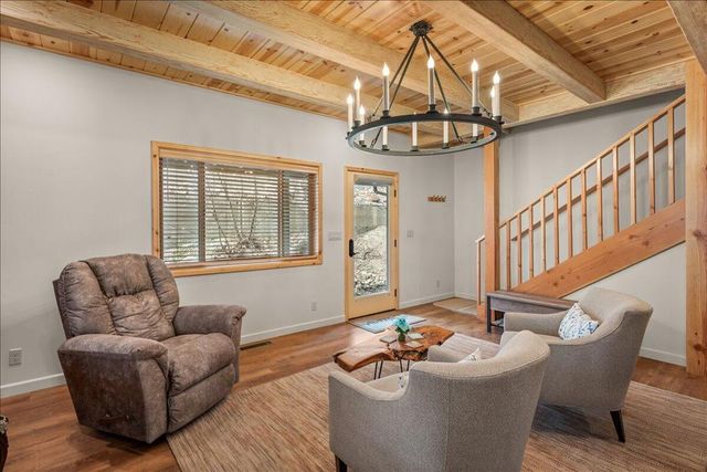 39517 Cline Miller Place, Fawnskin, CA 92333