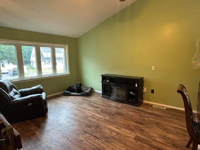 1b E Dunstable Road, Nashua, NH 03060
