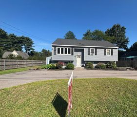 1b E E Dunstable Road, Nashua, NH 03060