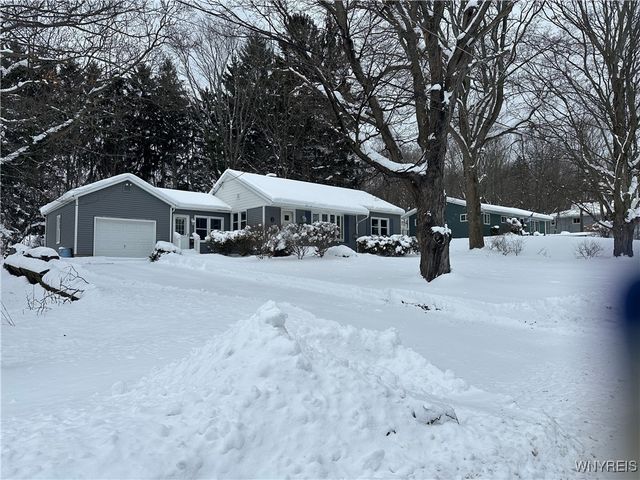 8753 Elizabeth Parkway, Eden, NY 14057