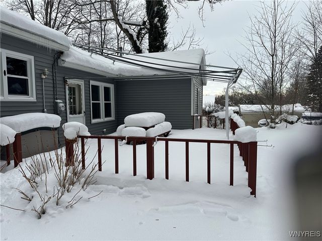 8753 Elizabeth Parkway, Eden, NY 14057