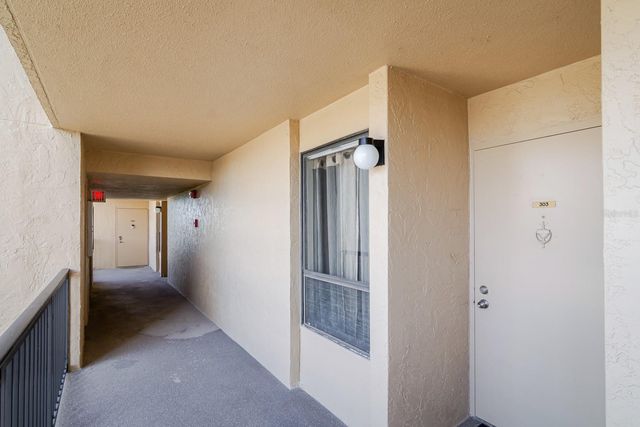 2616 COVE CAY DRIVE 303, Clearwater, FL 33760