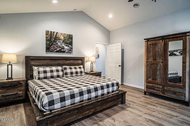 569 Baskins Creek Road, Gatlinburg, TN 37738