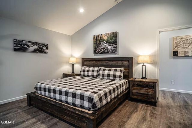 569 Baskins Creek Road, Gatlinburg, TN 37738