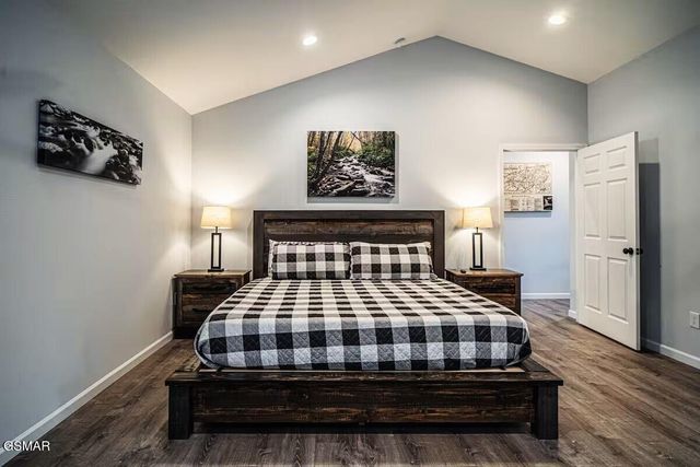 569 Baskins Creek Road, Gatlinburg, TN 37738