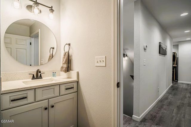 569 Baskins Creek Road, Gatlinburg, TN 37738