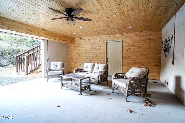 569 Baskins Creek Road, Gatlinburg, TN 37738