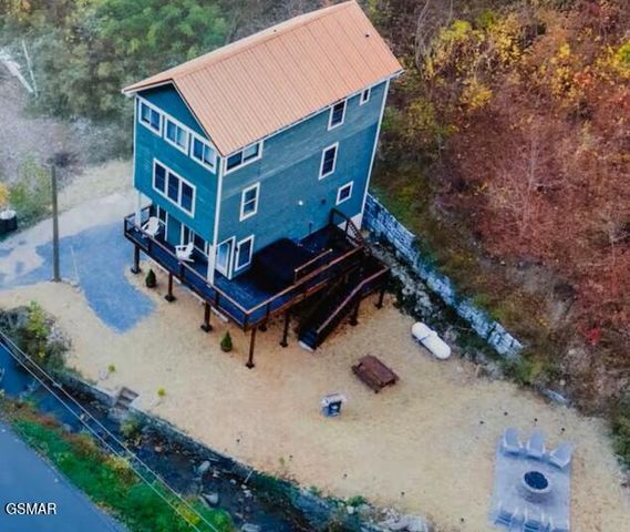 569 Baskins Creek Road, Gatlinburg, TN 37738