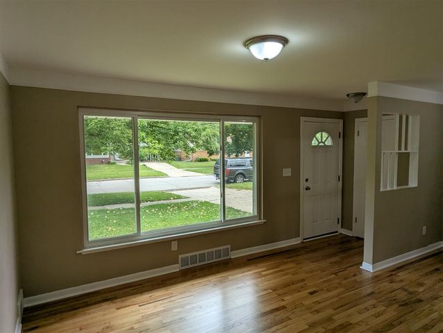 820 Nash Avenue, Ypsilanti, MI 48198
