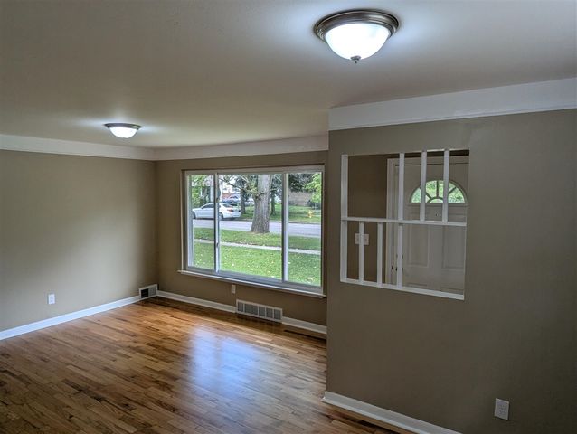 820 Nash Avenue, Ypsilanti, MI 48198