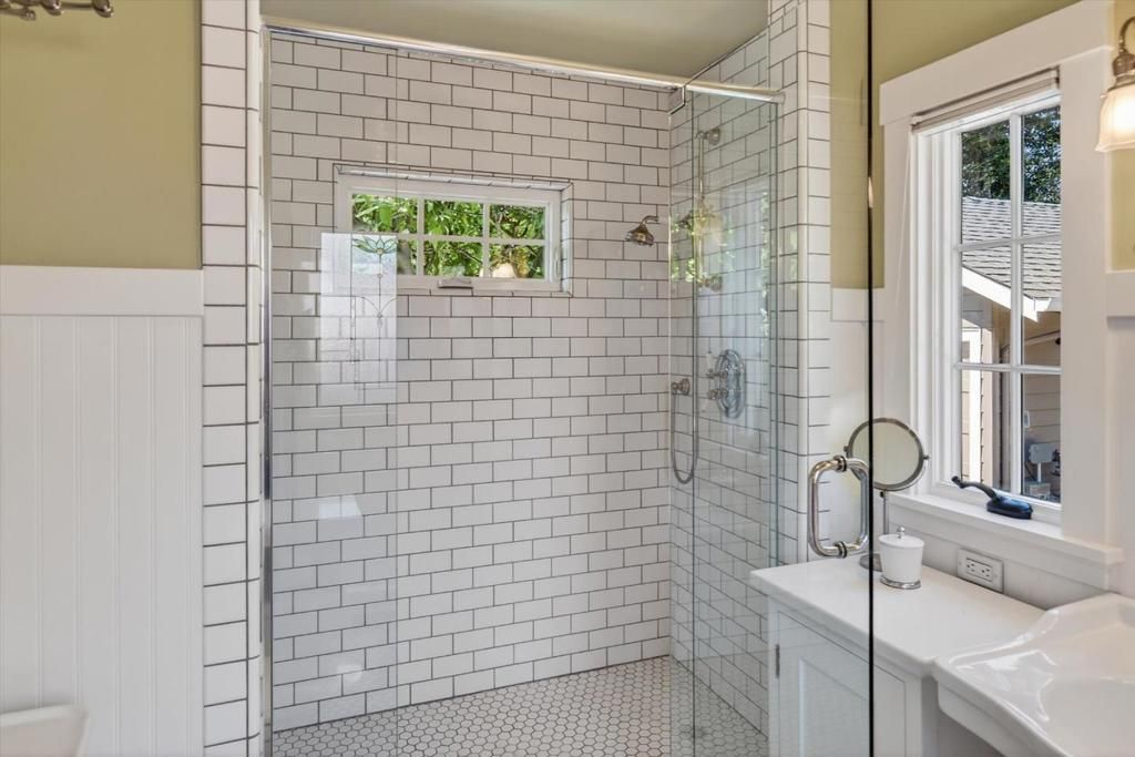 Image 18 of property listing at 49 S Morrison Avenue, San Jose, CA 95126