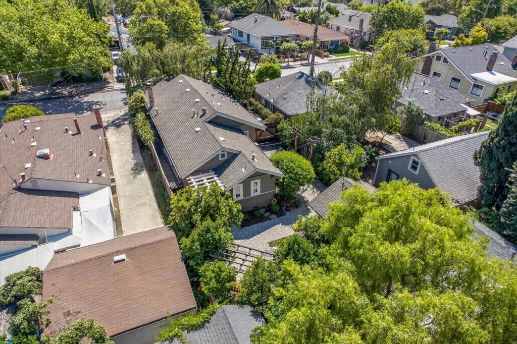 Image 33 of property listing at 49 S Morrison Avenue, San Jose, CA 95126