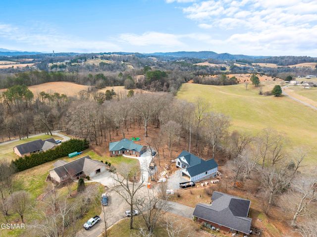 1430 Beechtop Lane, Kodak, TN 37764